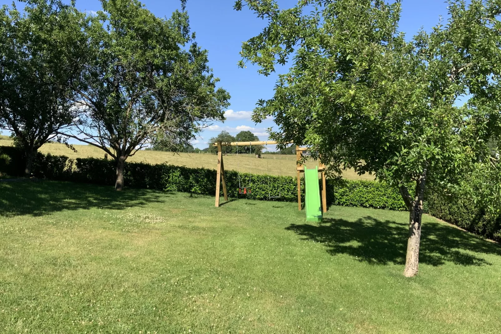 Gite du Courteroye-Gardens summer