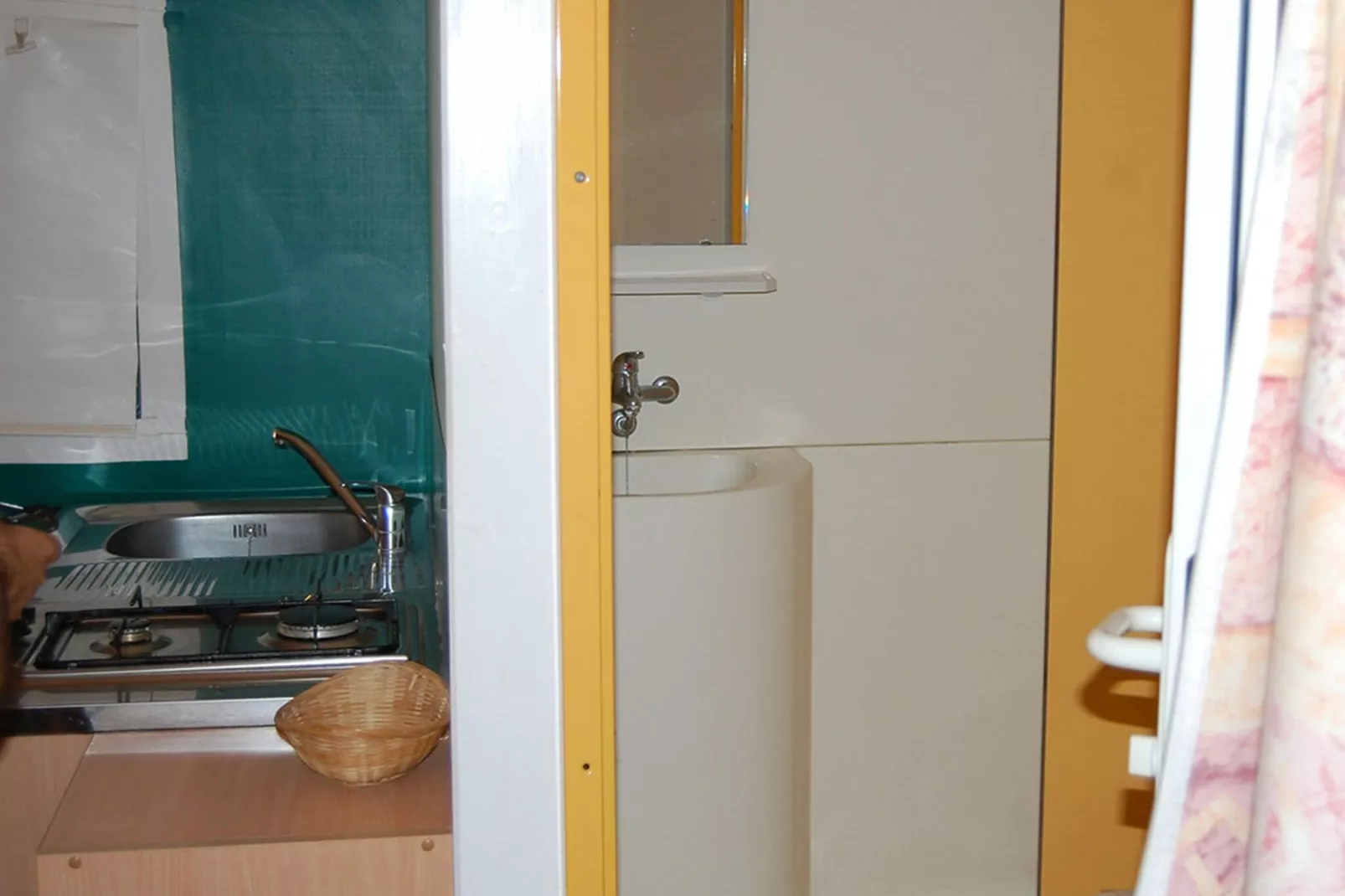 Torre del Sol Tent Pagan-Bathroom