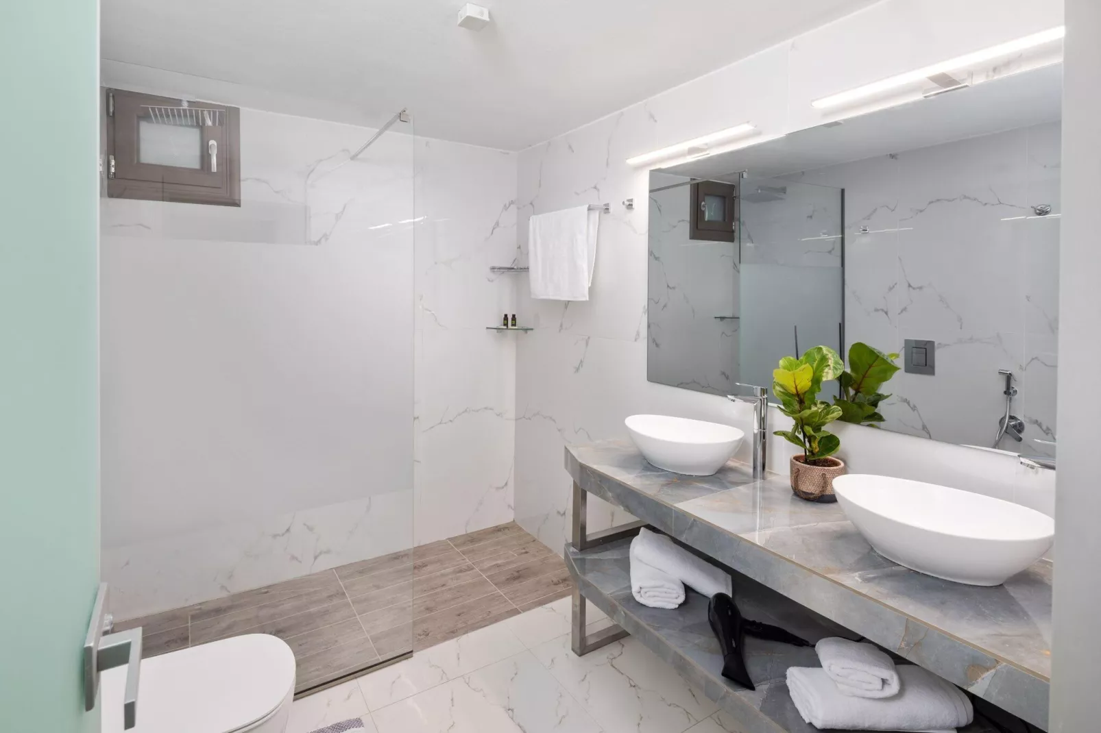 Villa Fundana-Bathroom