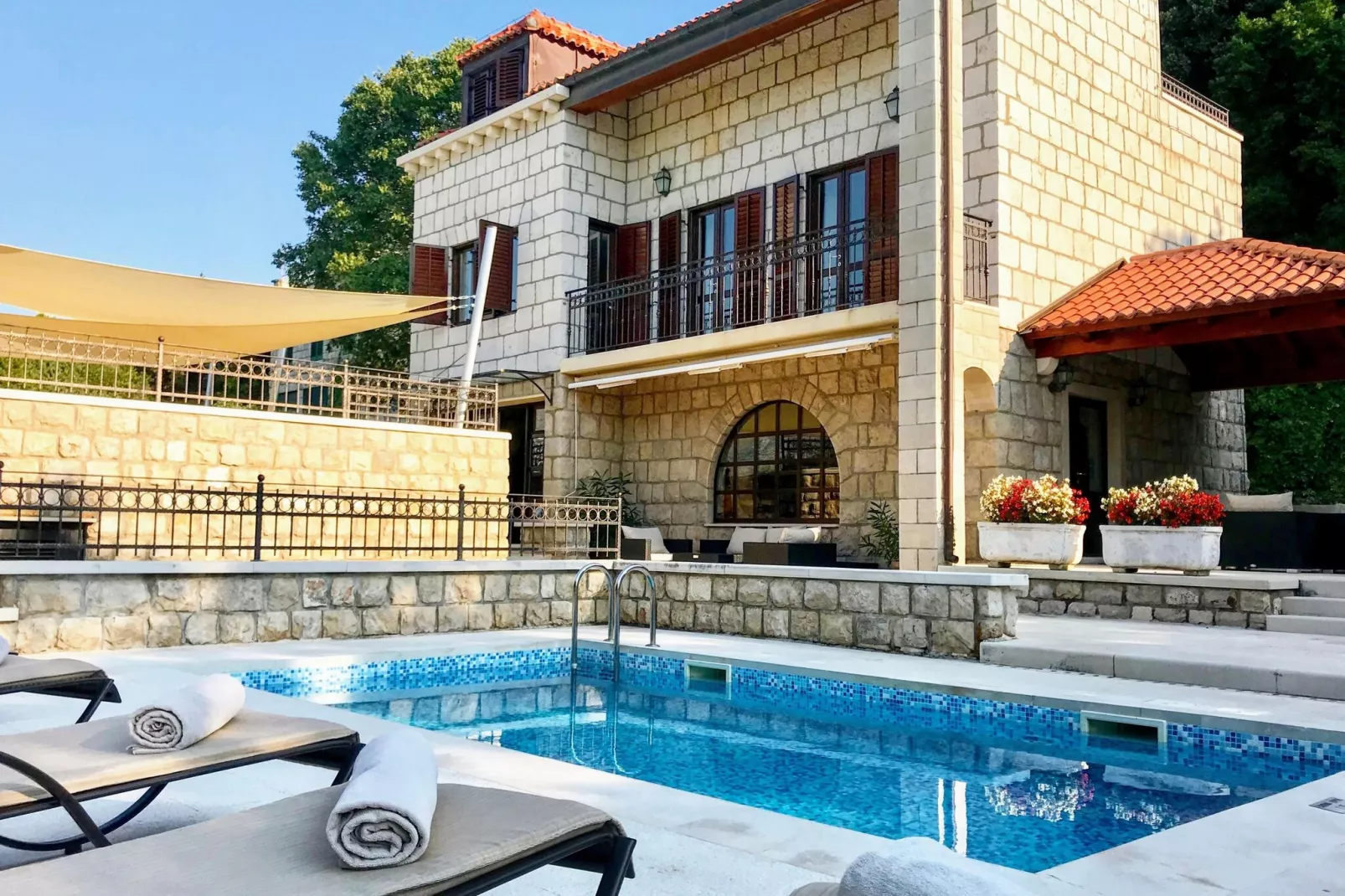 Villa Franica-Exterior summer