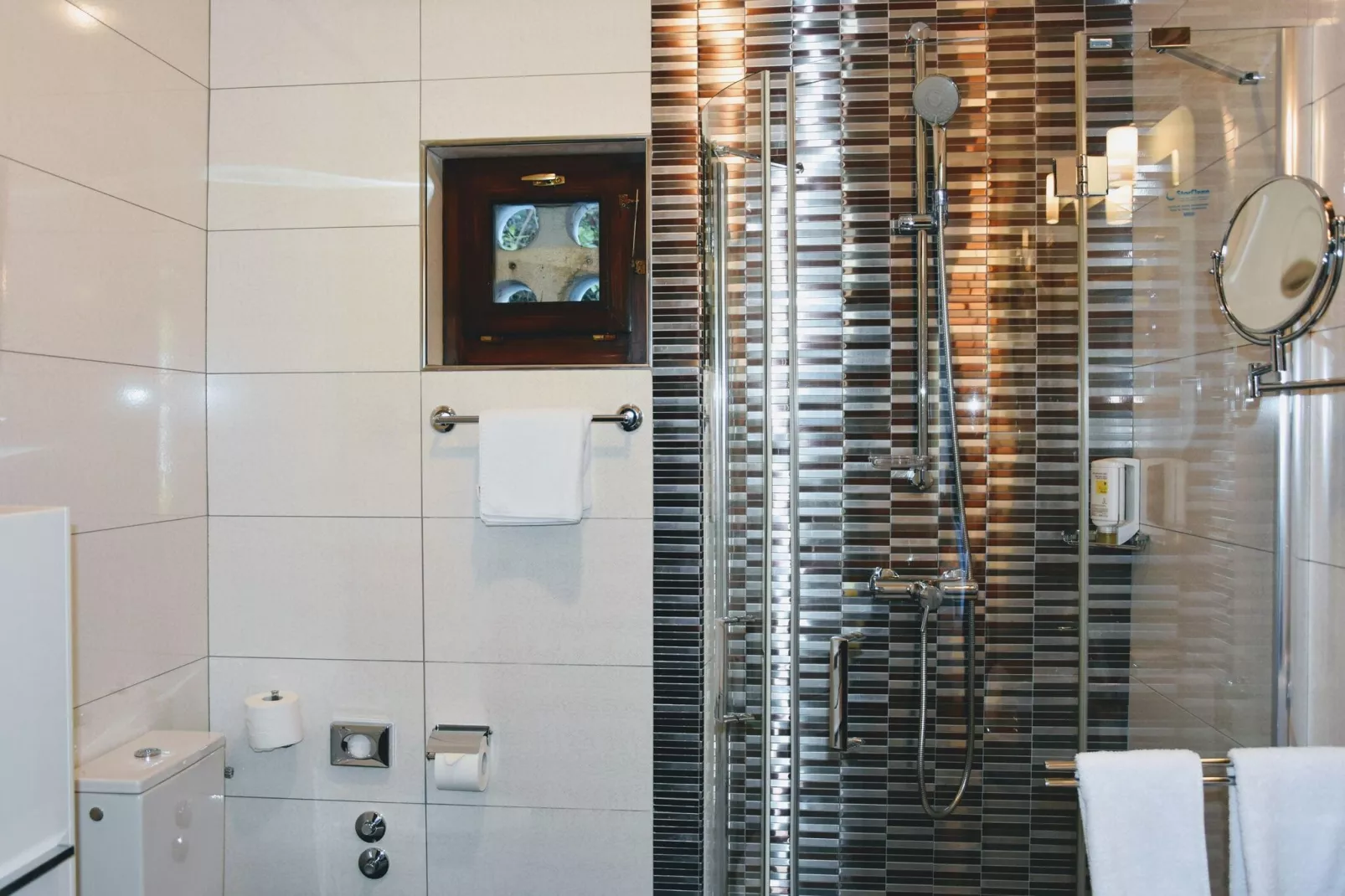 Villa Franica-Bathroom