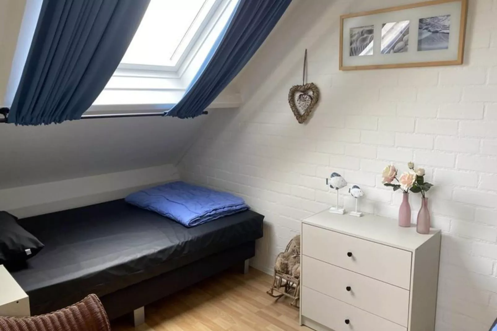 Schoneveld 183 Duinroos Breskens-Bedroom