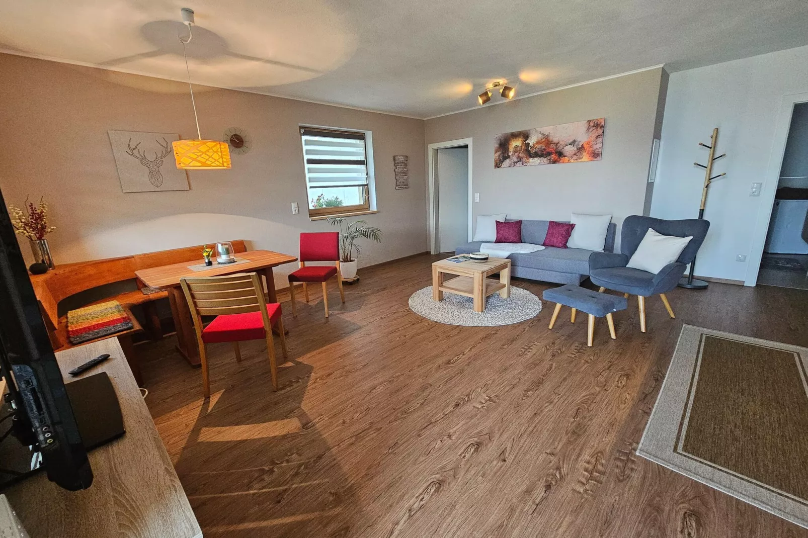 Alpblick Apart-Living room