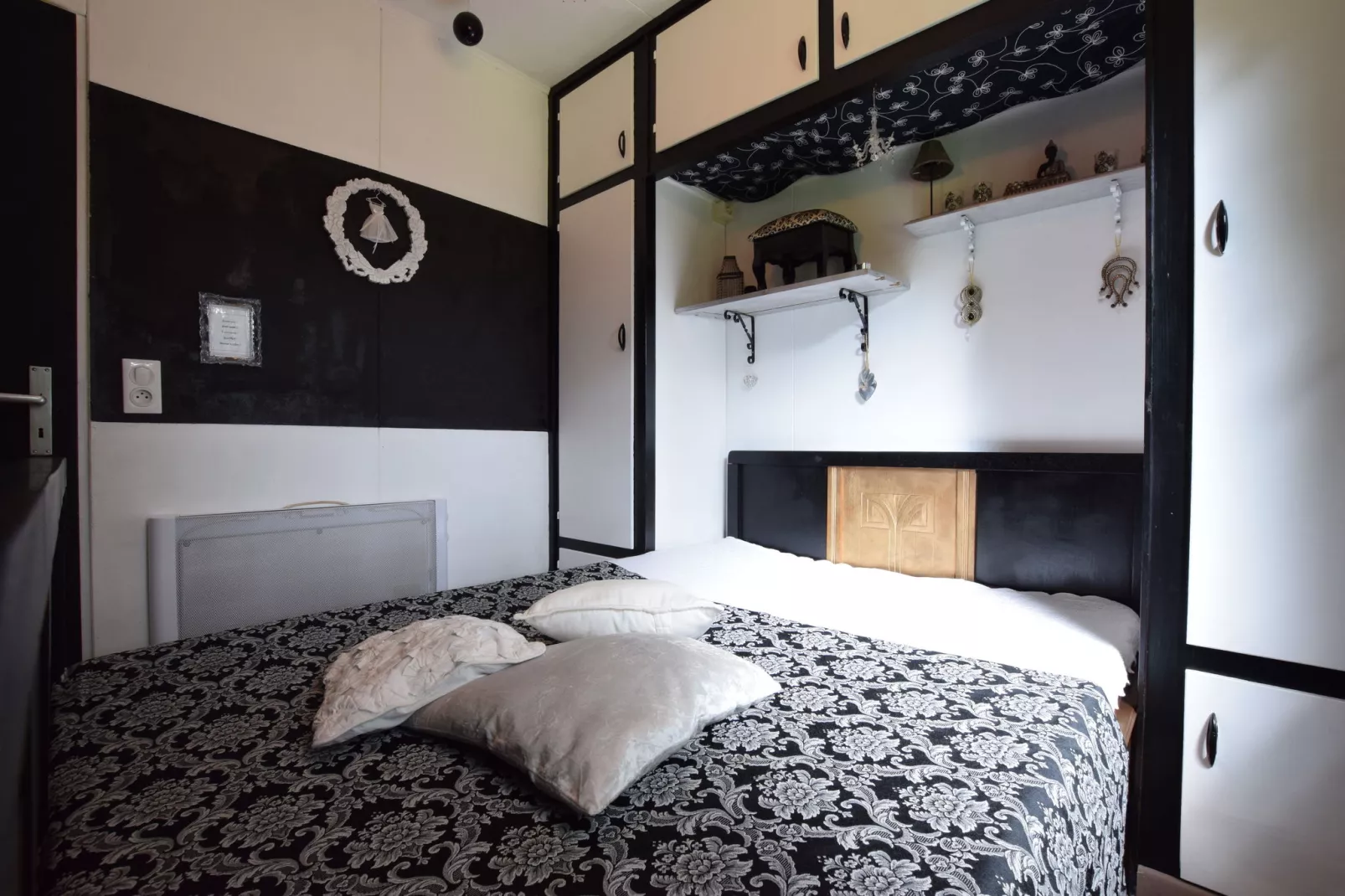 Flons et Roulotte-Bedroom