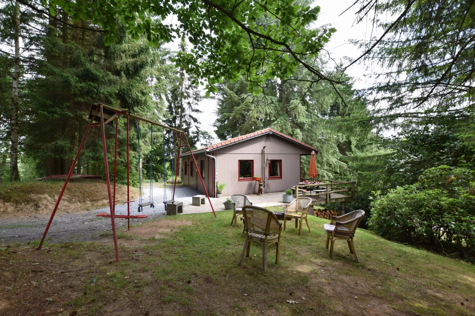 Flons et Roulotte-Exterior summer