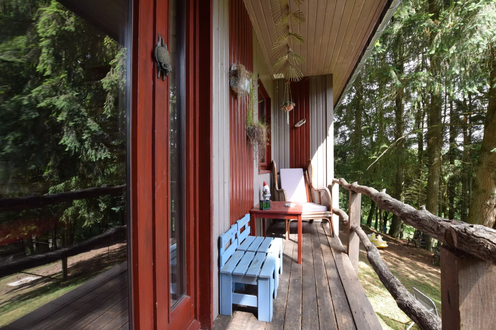 Flons et Roulotte-Terrace balcony