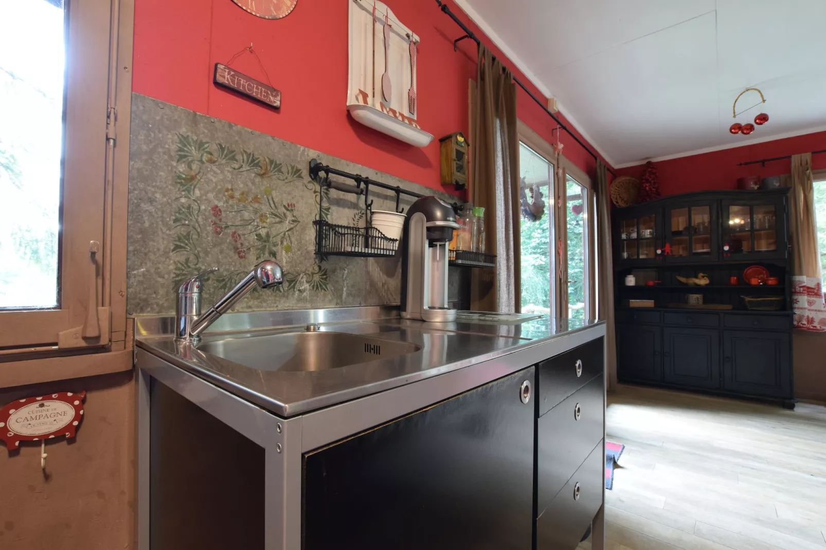 Flons et Roulotte-Kitchen