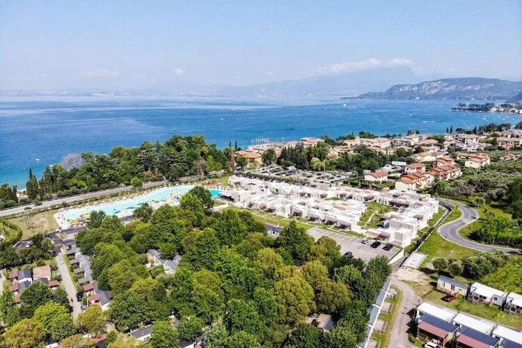 Sisan Family Resort Cisano di Bardolino - App 6 pax-Exterior summer