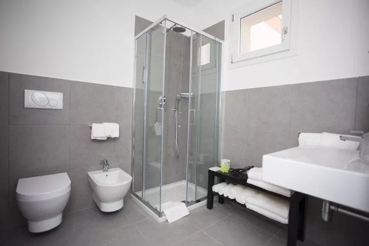 Sisan Family Resort Cisano di Bardolino - App 6 pax-Bathroom