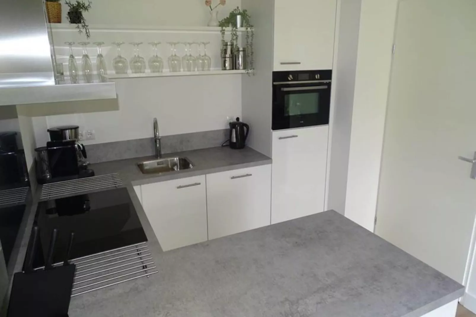 Schoneveld 114 Zeemeeuw Breskens-Kitchen