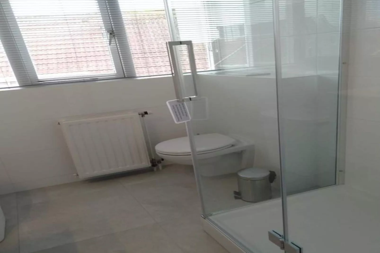 Scheldeveste 118 Zwin Breskens-Bathroom