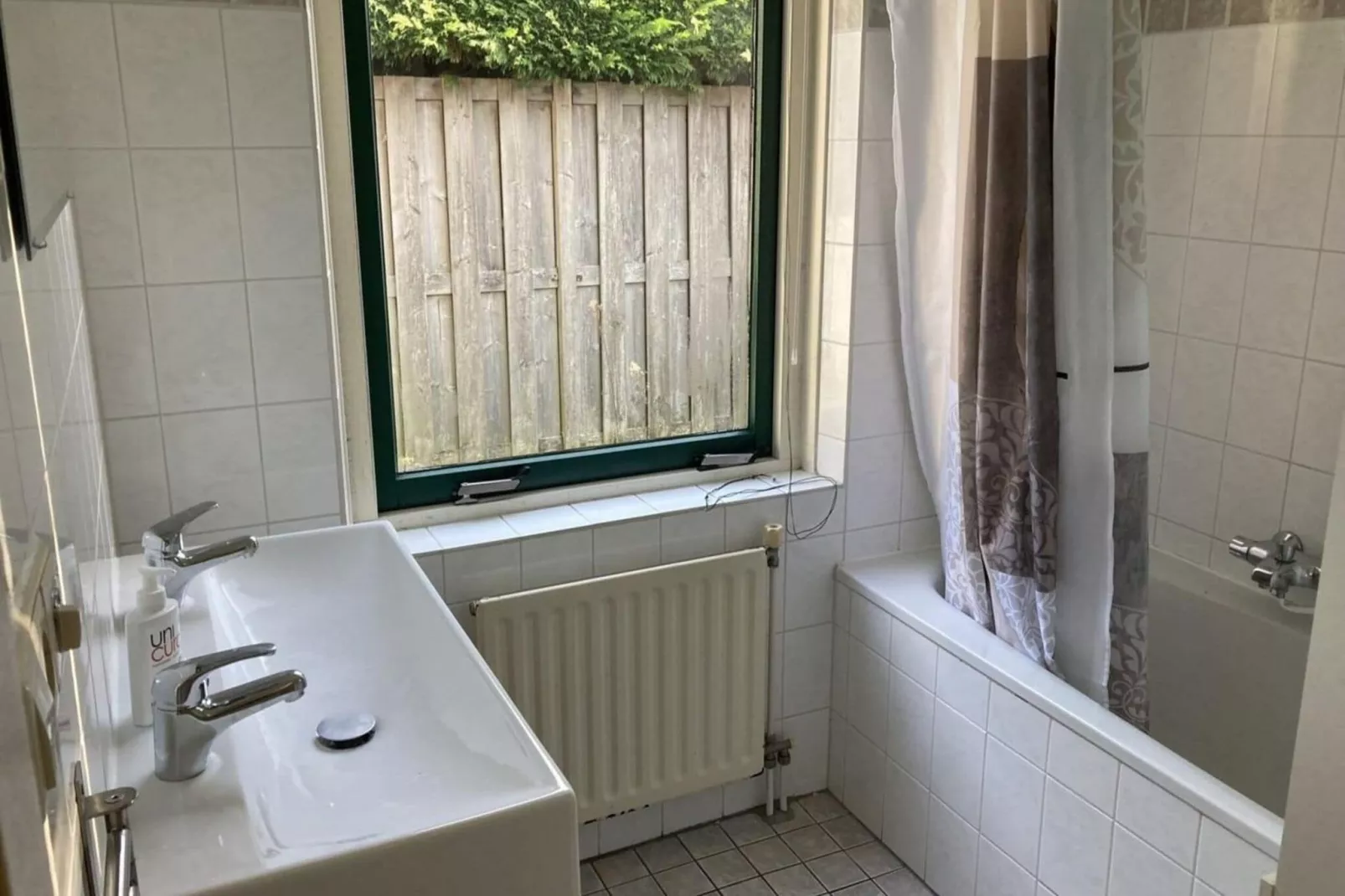Schoneveld 146 Zeemeeuw Breskens-Bathroom