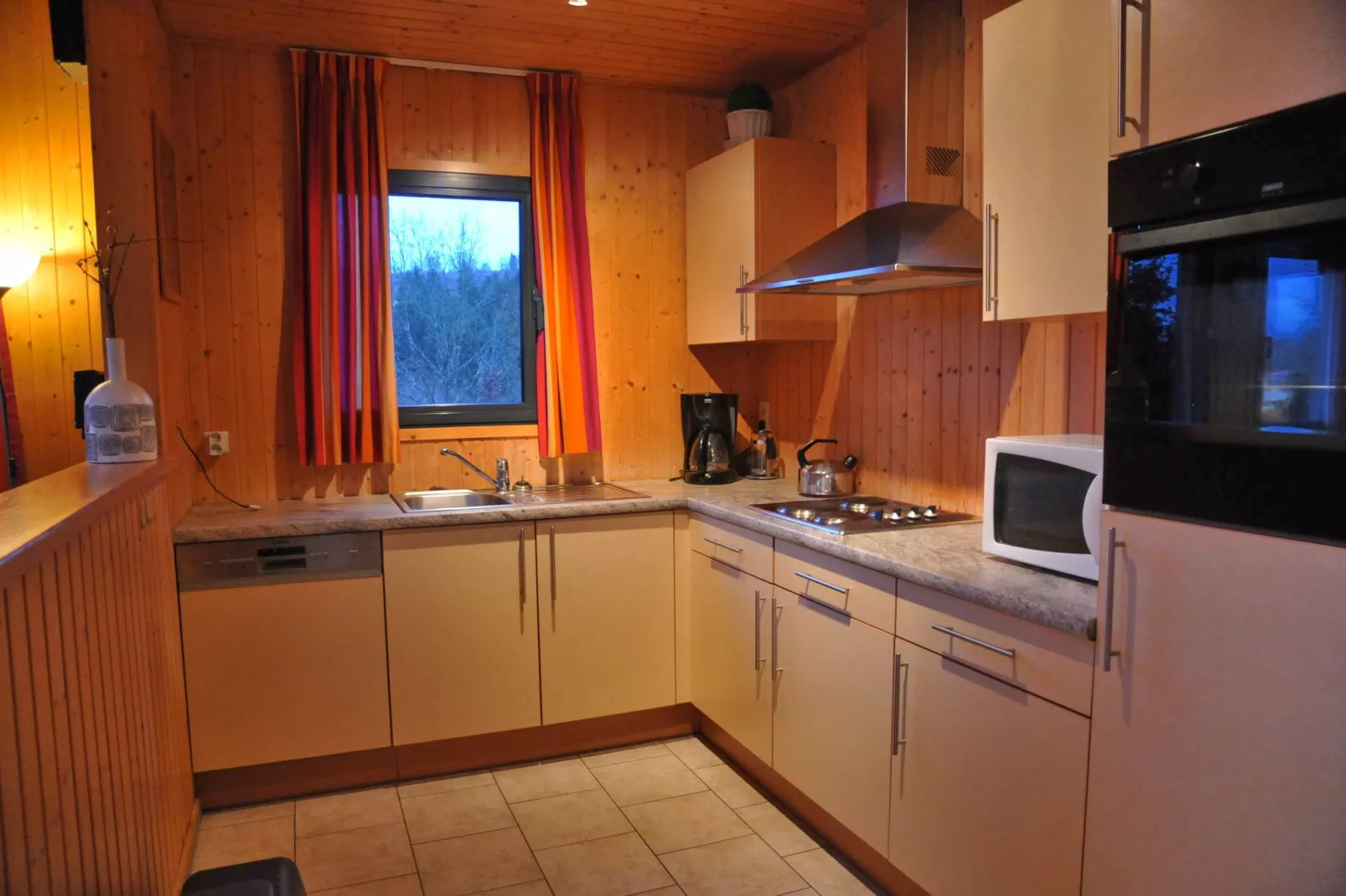 Les Jardins de l'Ourthe 8-Kitchen