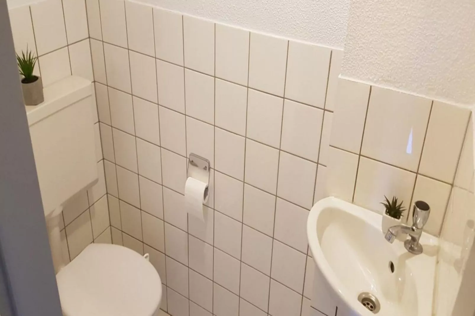 Schoneveld 353 Strandparel Breskens-Bathroom