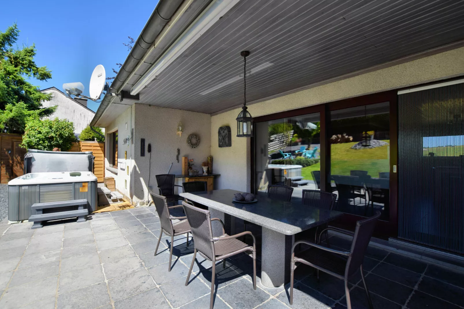 Filly-Terrace balcony