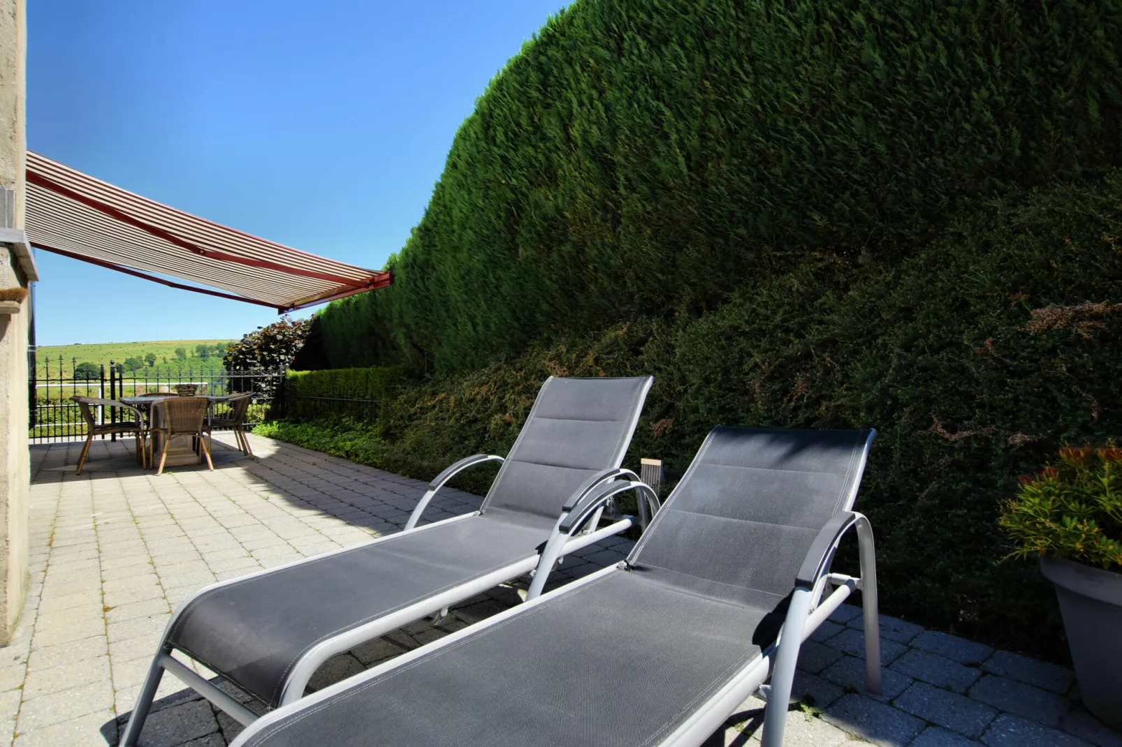 Filly-Terrace balcony