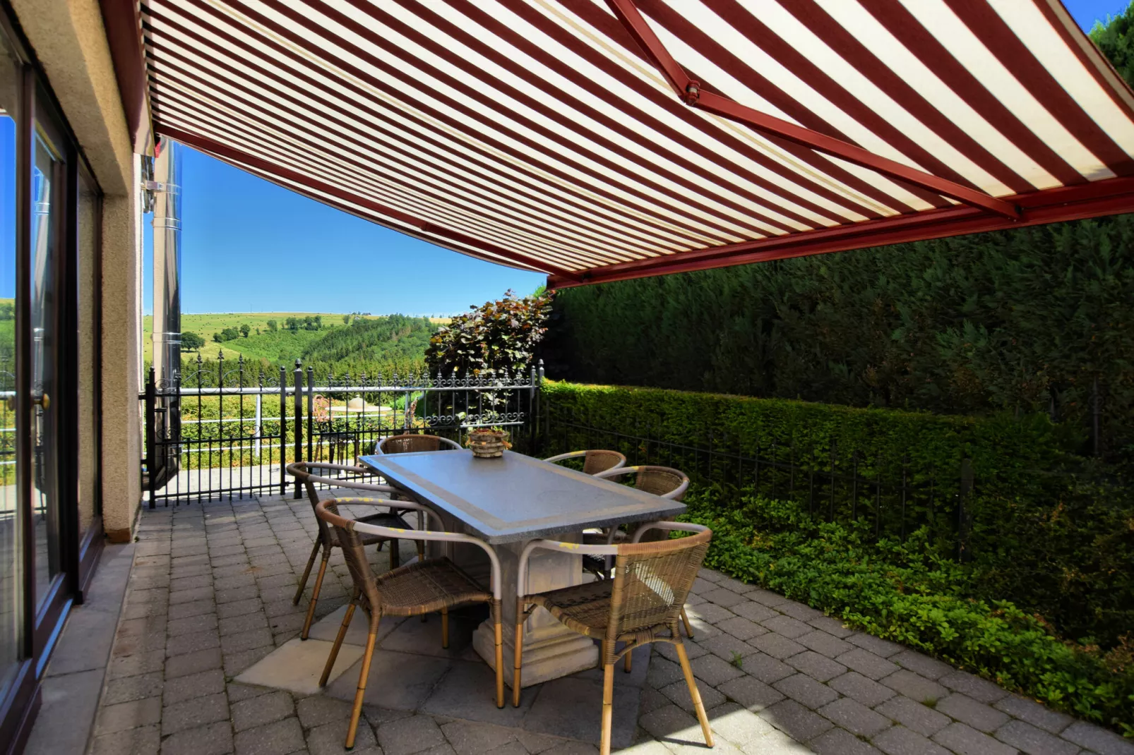 Filly-Terrace balcony