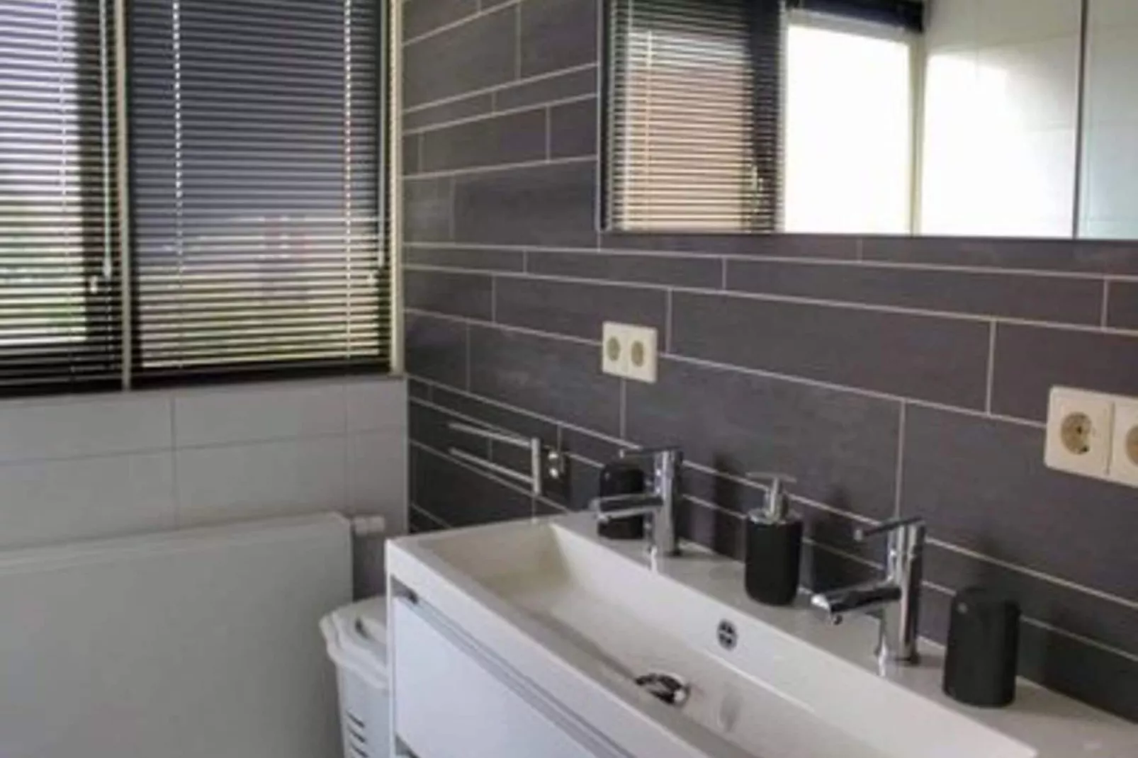 Scheldeveste 163 Zwin Breskens-Bathroom
