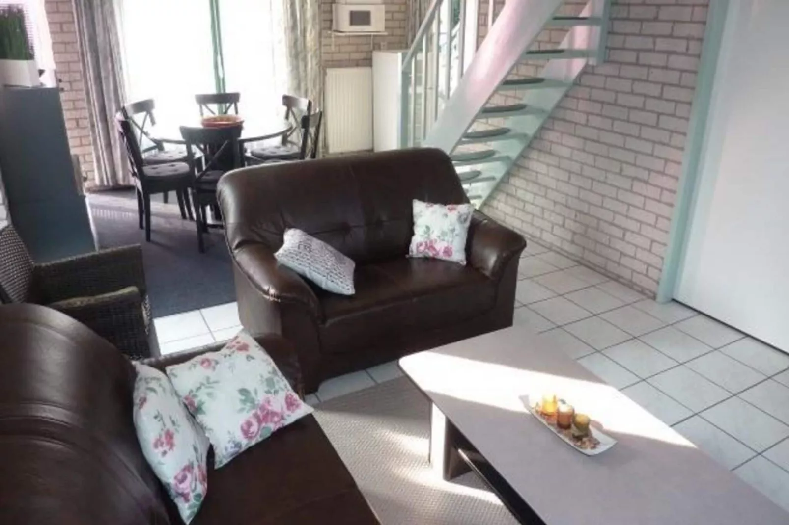 Schoneveld 369 Strandparel Breskens-Living room