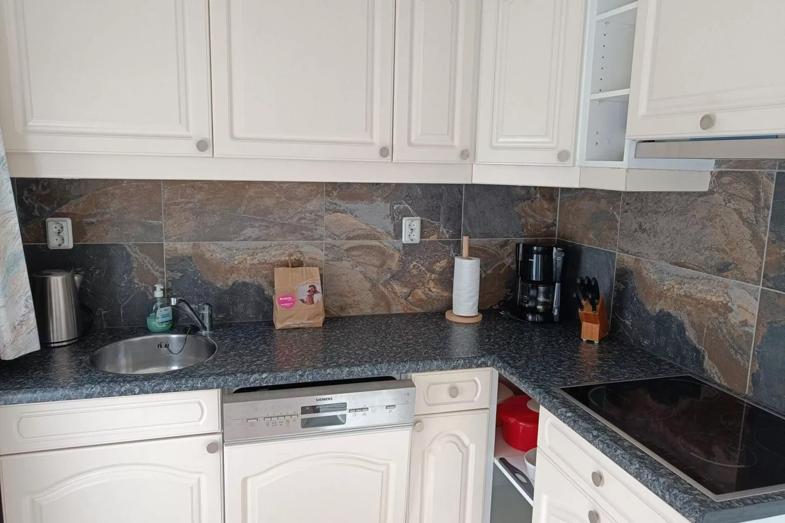 Schoneveld 373 Strandparel Breskens-Kitchen