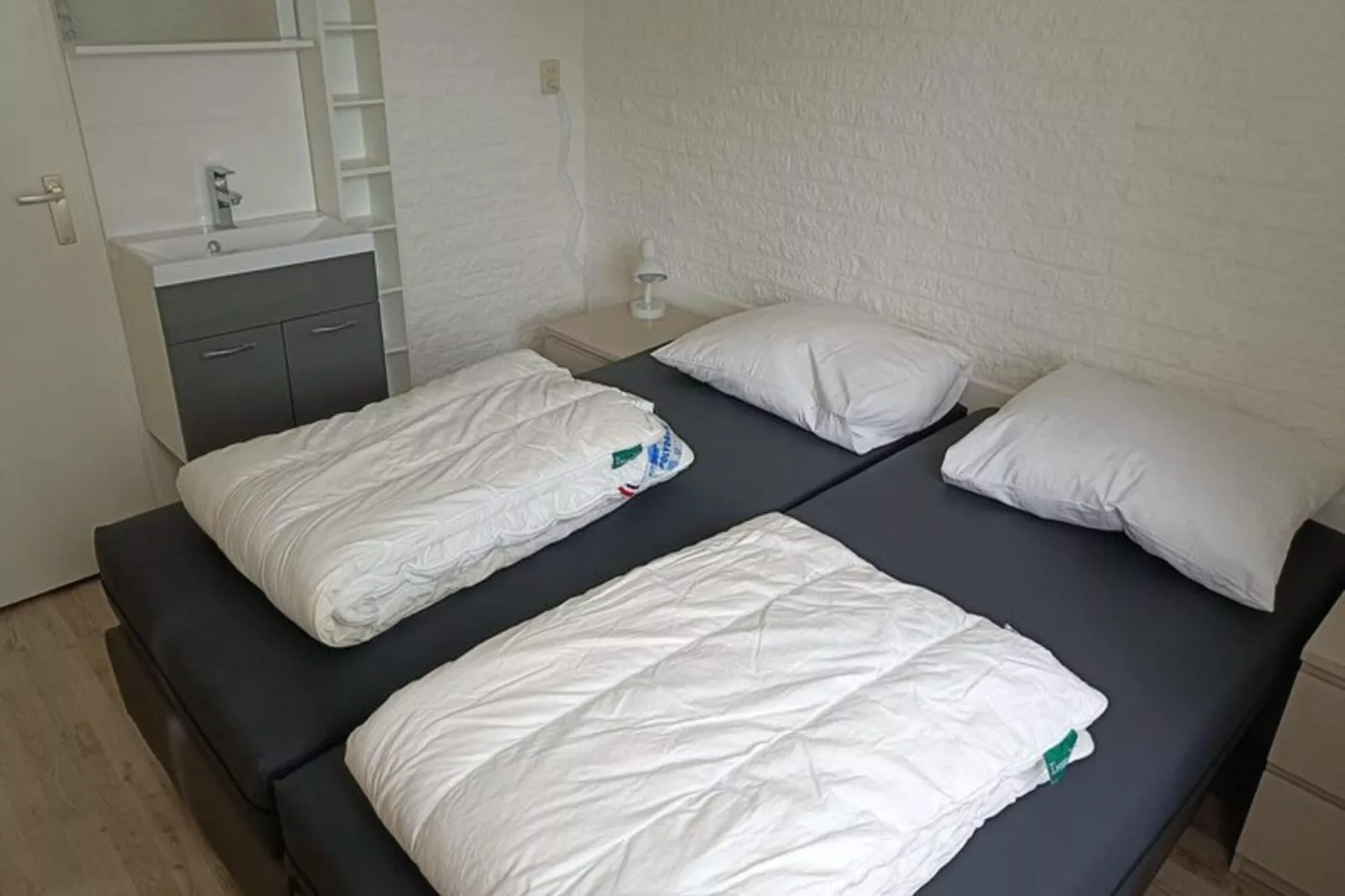 Schoneveld 373 Strandparel Breskens-Bedroom