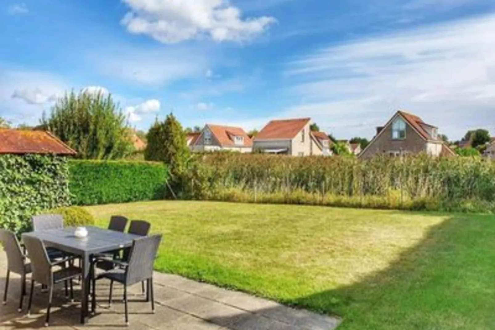 Scheldeveste 228 Zwin Breskens-Gardens summer