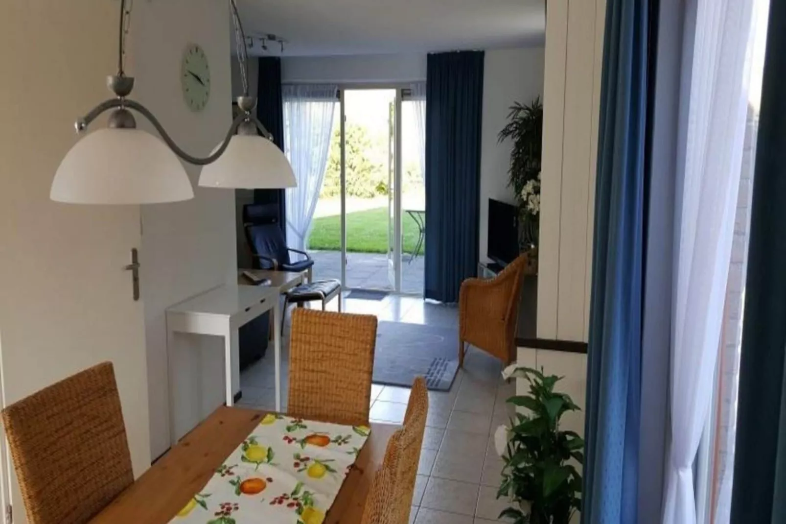 Scheldeveste 44 Zwin Breskens-Esszimmer