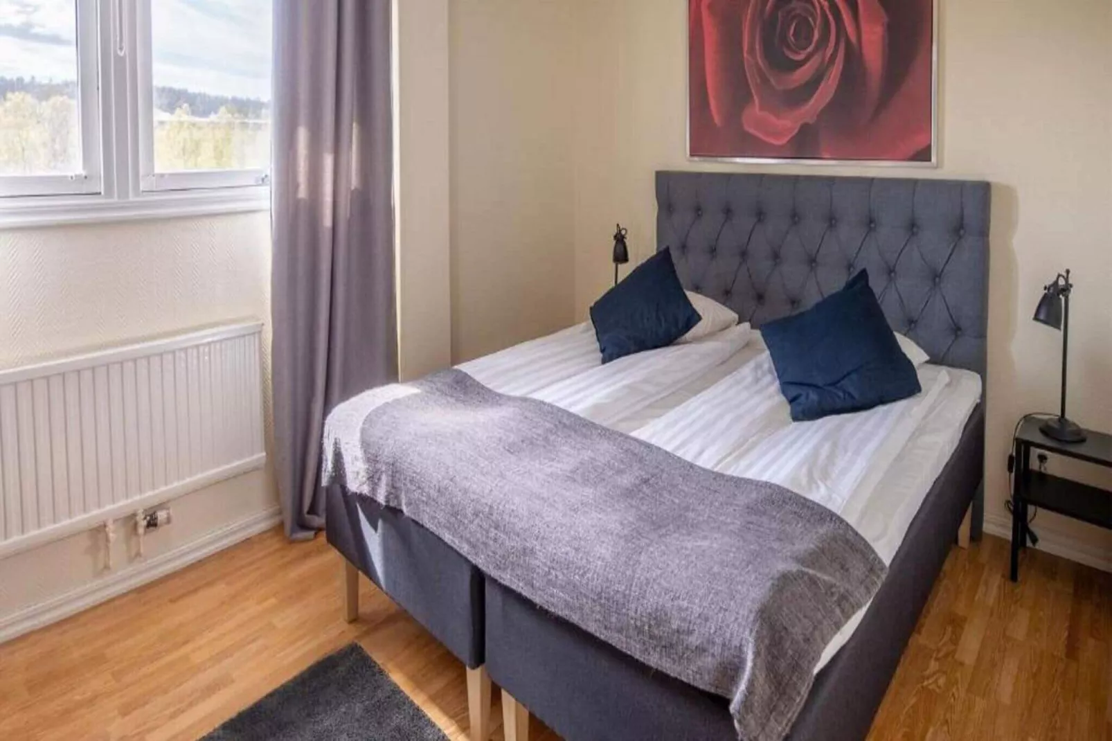 Schönes Hotelzimmer mit kostenlosem Frühstück