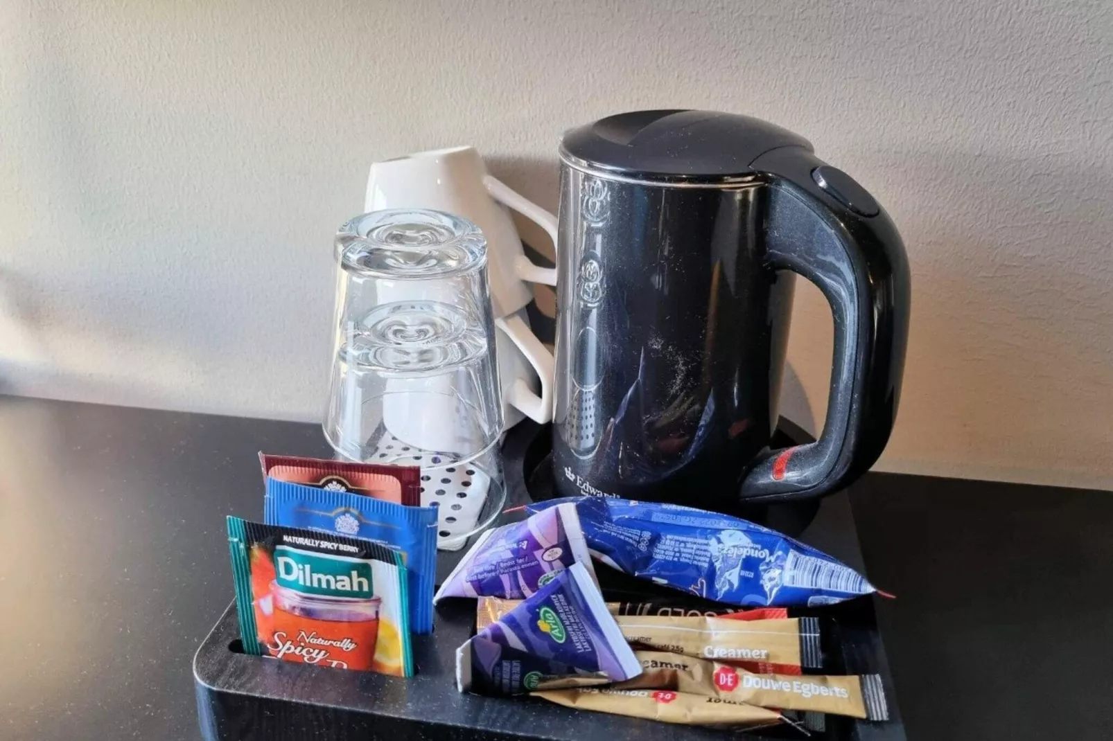 Nice 4-star hotel room with free breakfast-Indoor