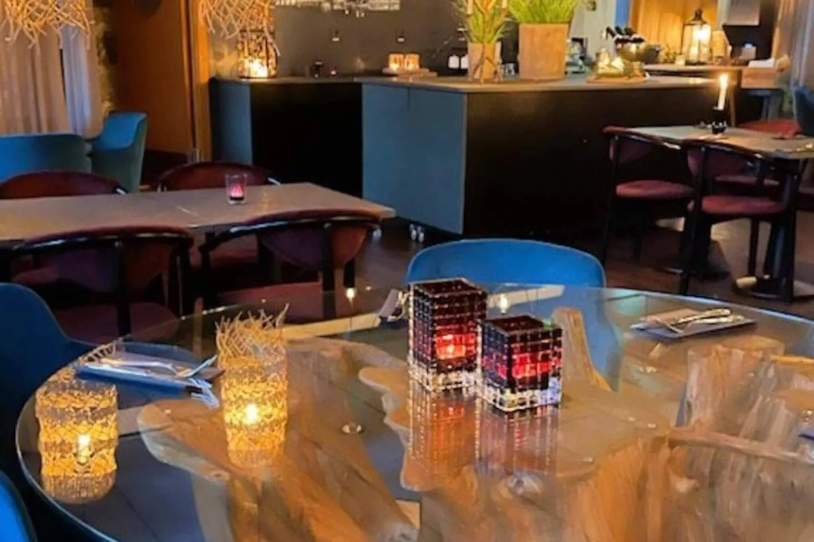 Lebhaftes Ferienhaus mit Gratis-Frühstück-Innen