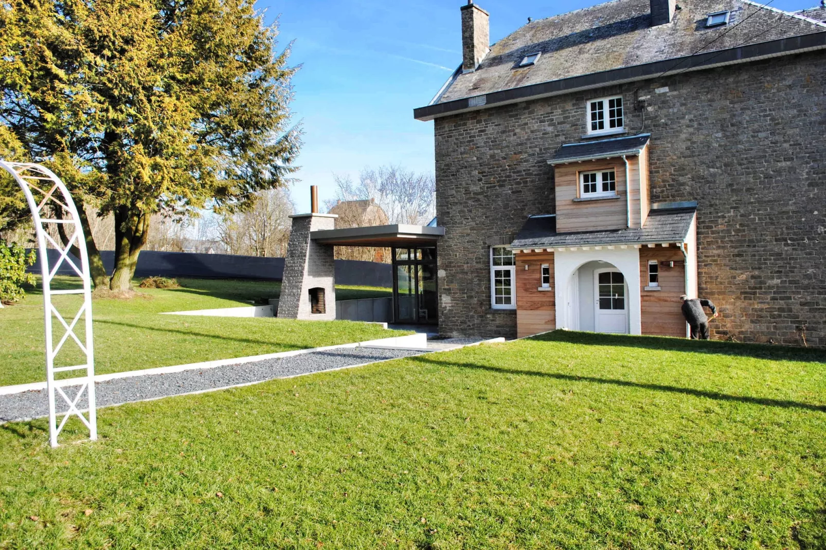 Villa Courtil-Exterior summer