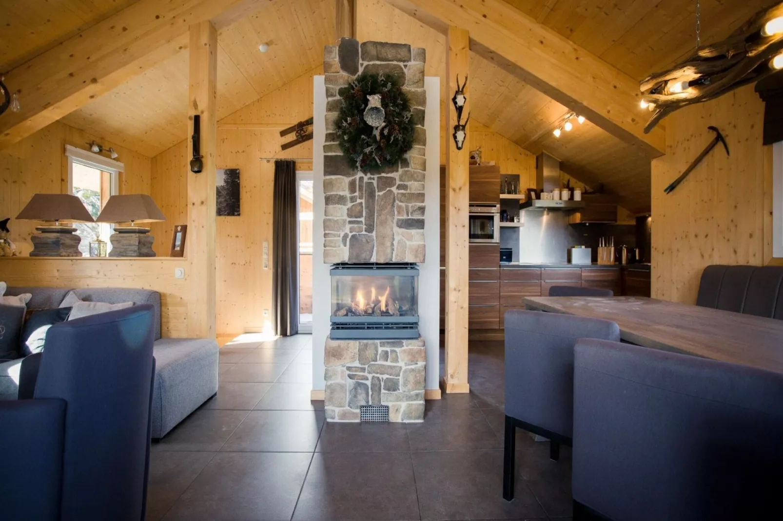 Alpenpark Turrach 6-Dining room