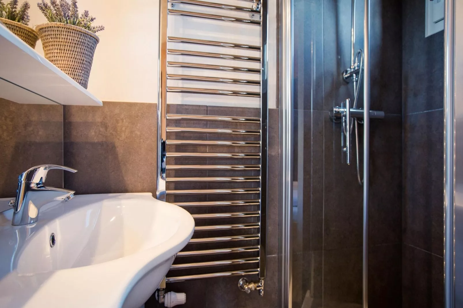 Alpenpark Turrach 6-Bathroom