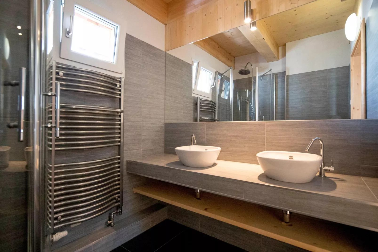 Alpenpark Turrach 2-Bathroom