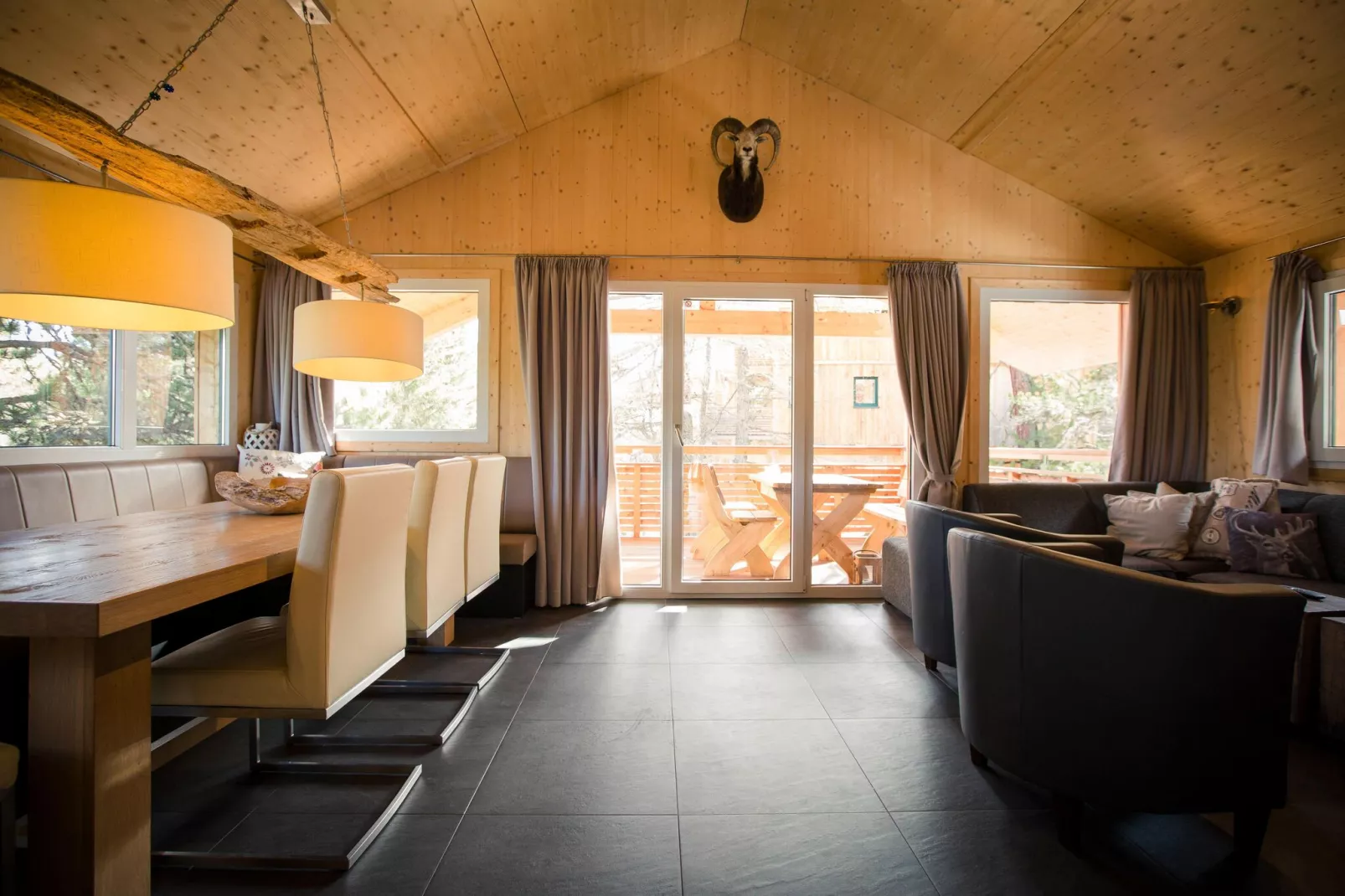 Alpenpark Turrach 14-Living room