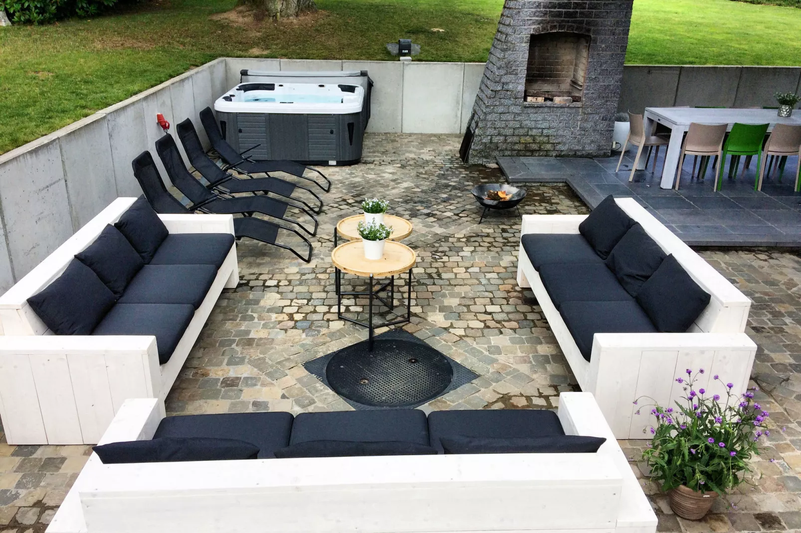 Villa Courtil-Terrace balcony