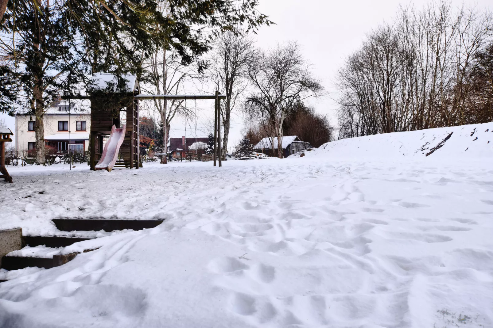 Villa Courtil-Garden winter