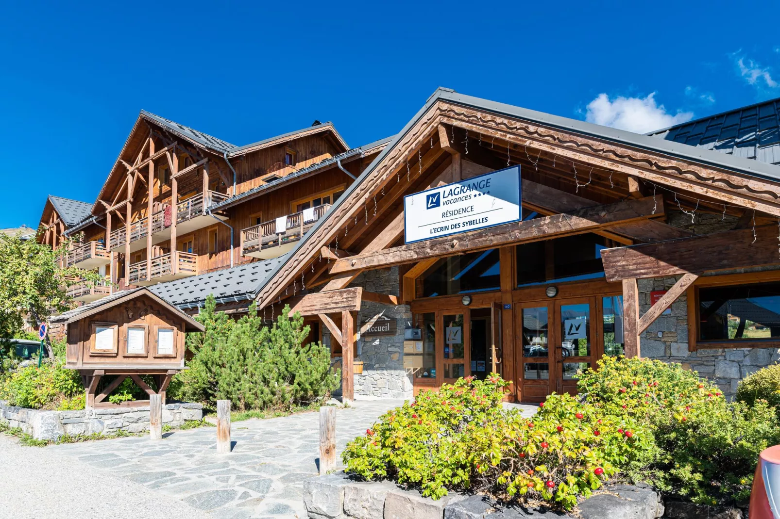 Résidence L'Écrin des Sybelles 4-Exterior summer
