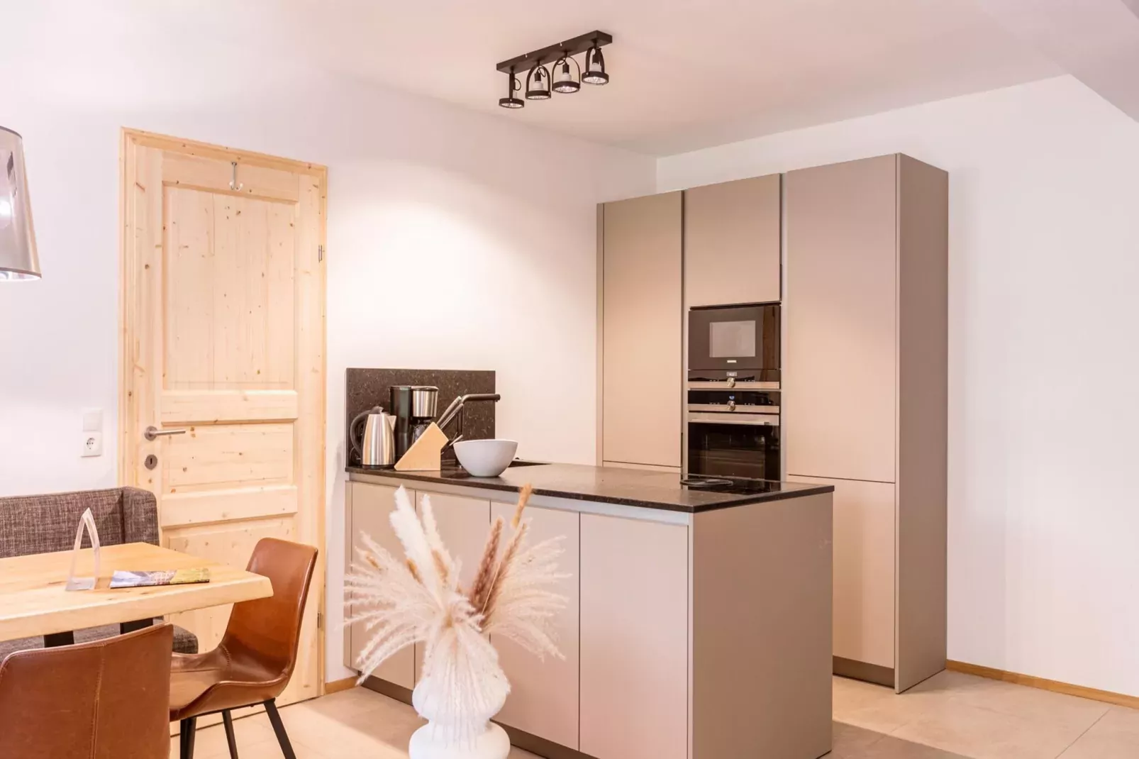 Hideaway Dachstein West 1-Kitchen