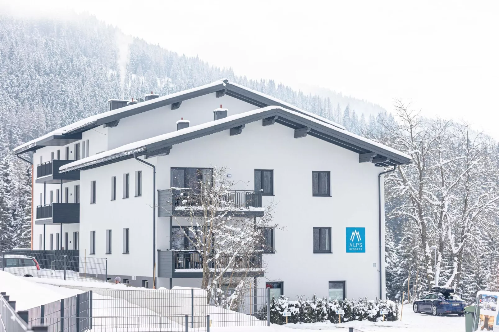 Hideaway Dachstein West 1-Exterior winter