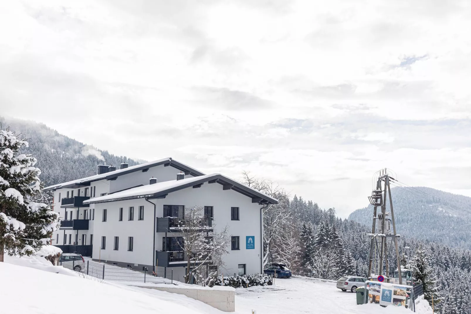 Hideaway Dachstein West 1-Exterior winter
