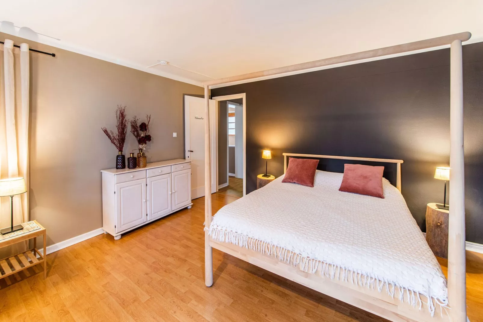 L' Épicerie d'Yvonne-Bedroom