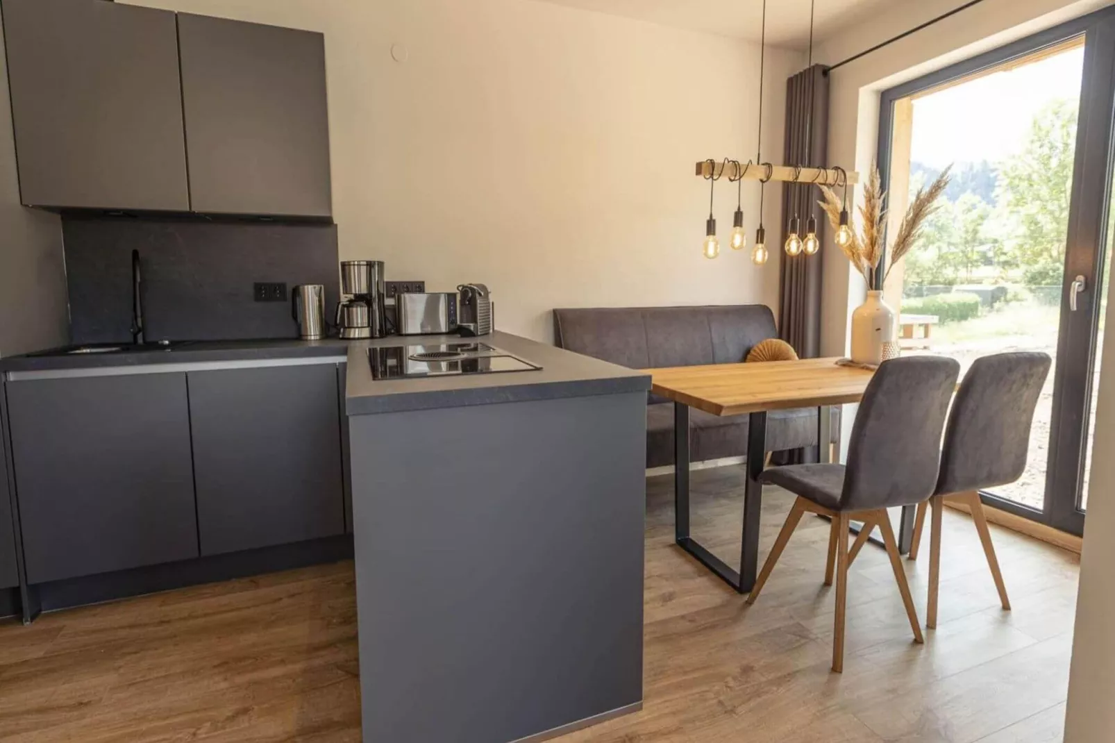 Kreischberg Suites 1-Dining room