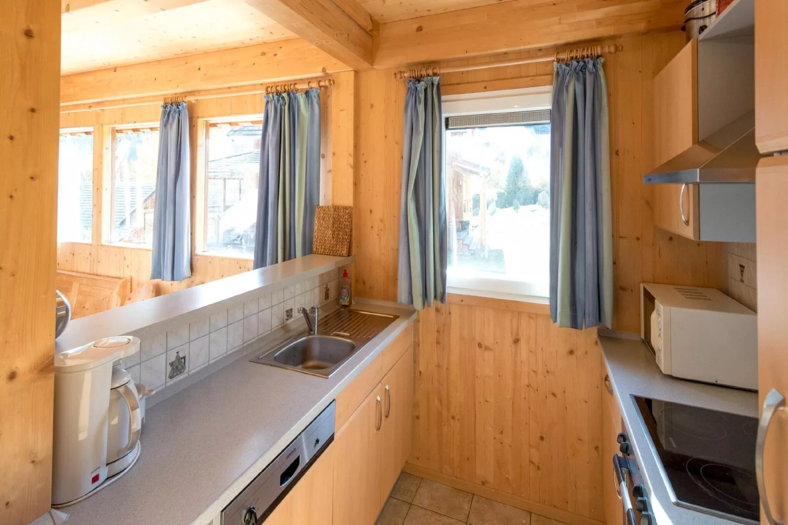 Almdorf Stadl 160-Kitchen