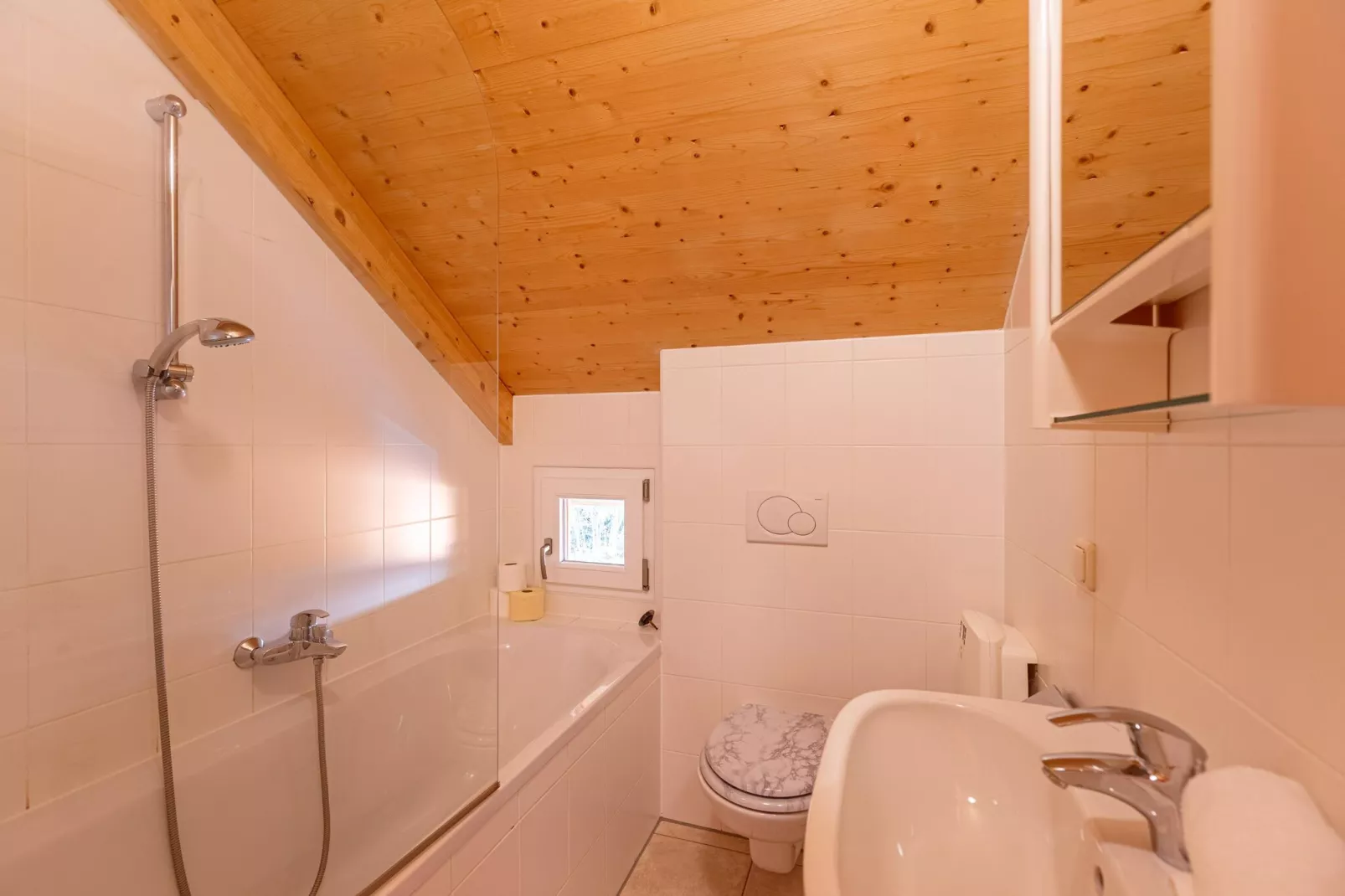 Almdorf Stadl 142-Bathroom