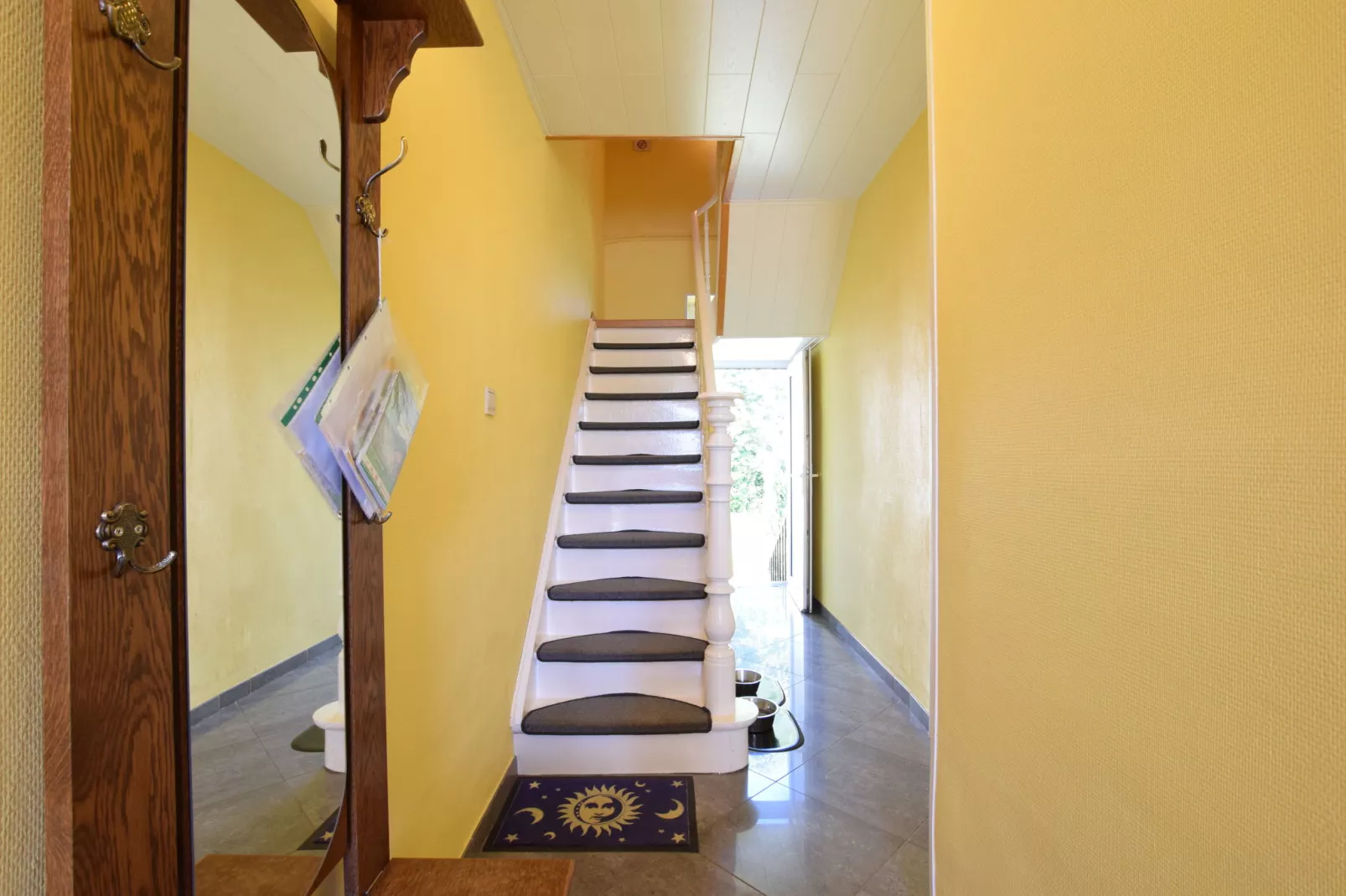 Le Simplement-Hall d'accueil