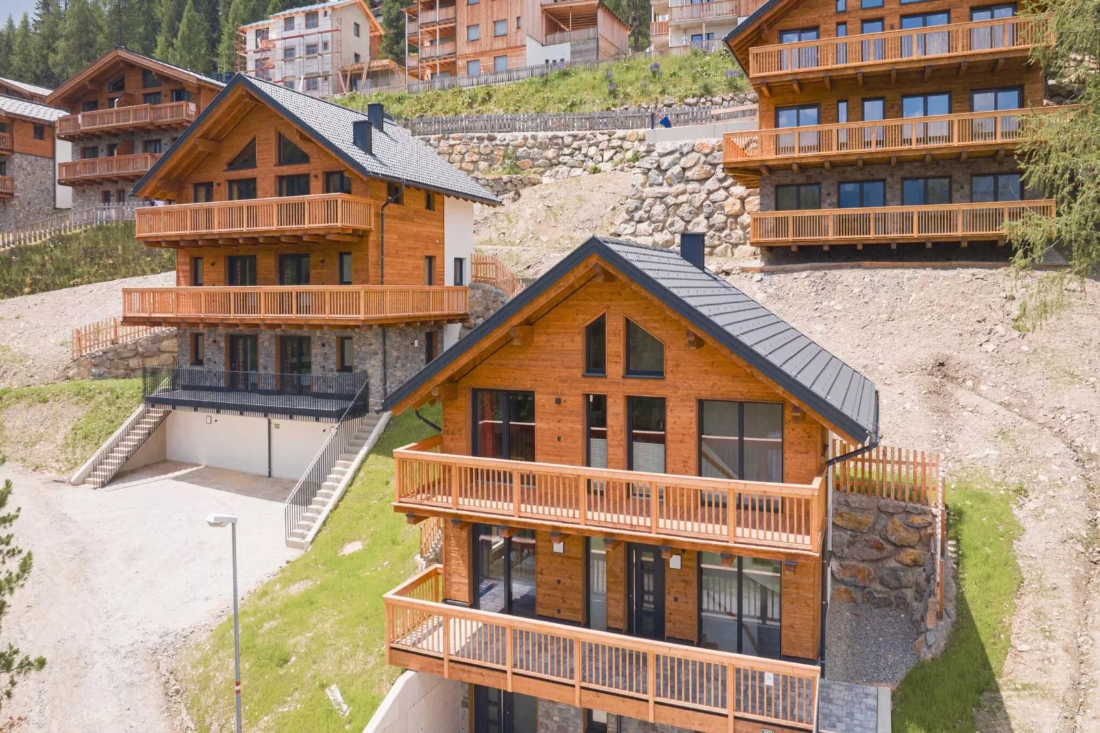Turrach Lodges 2-Exterior summer