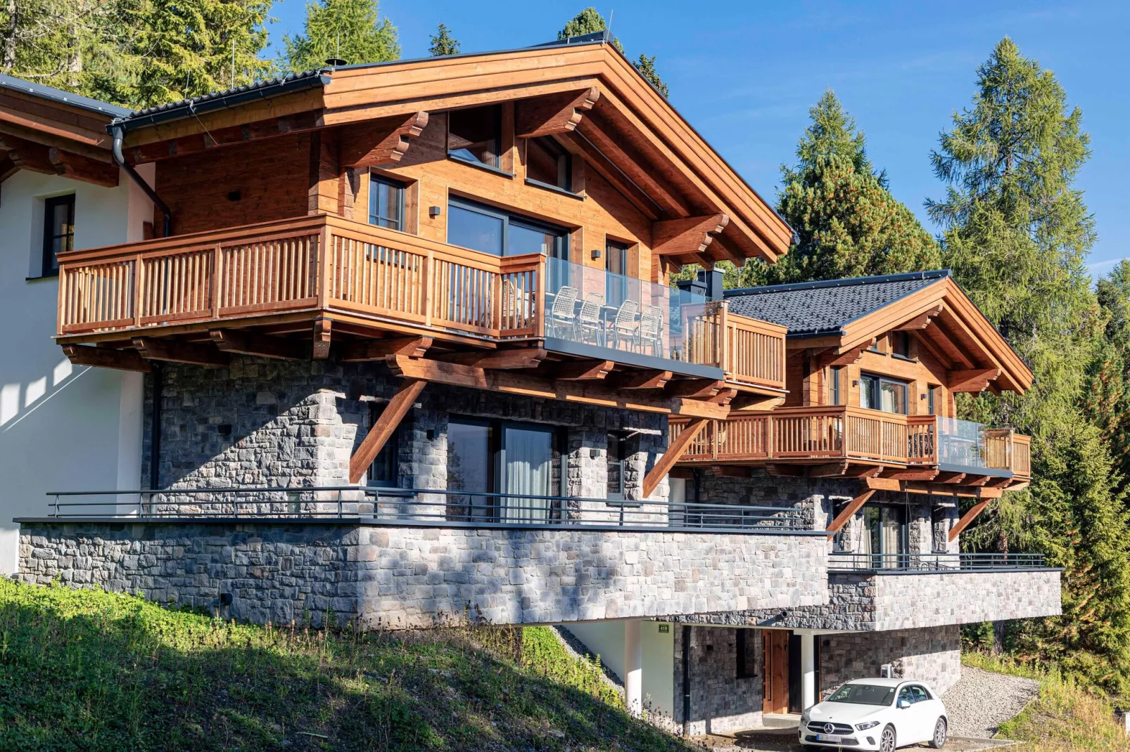 Turrach Lodges 2-Exterior summer
