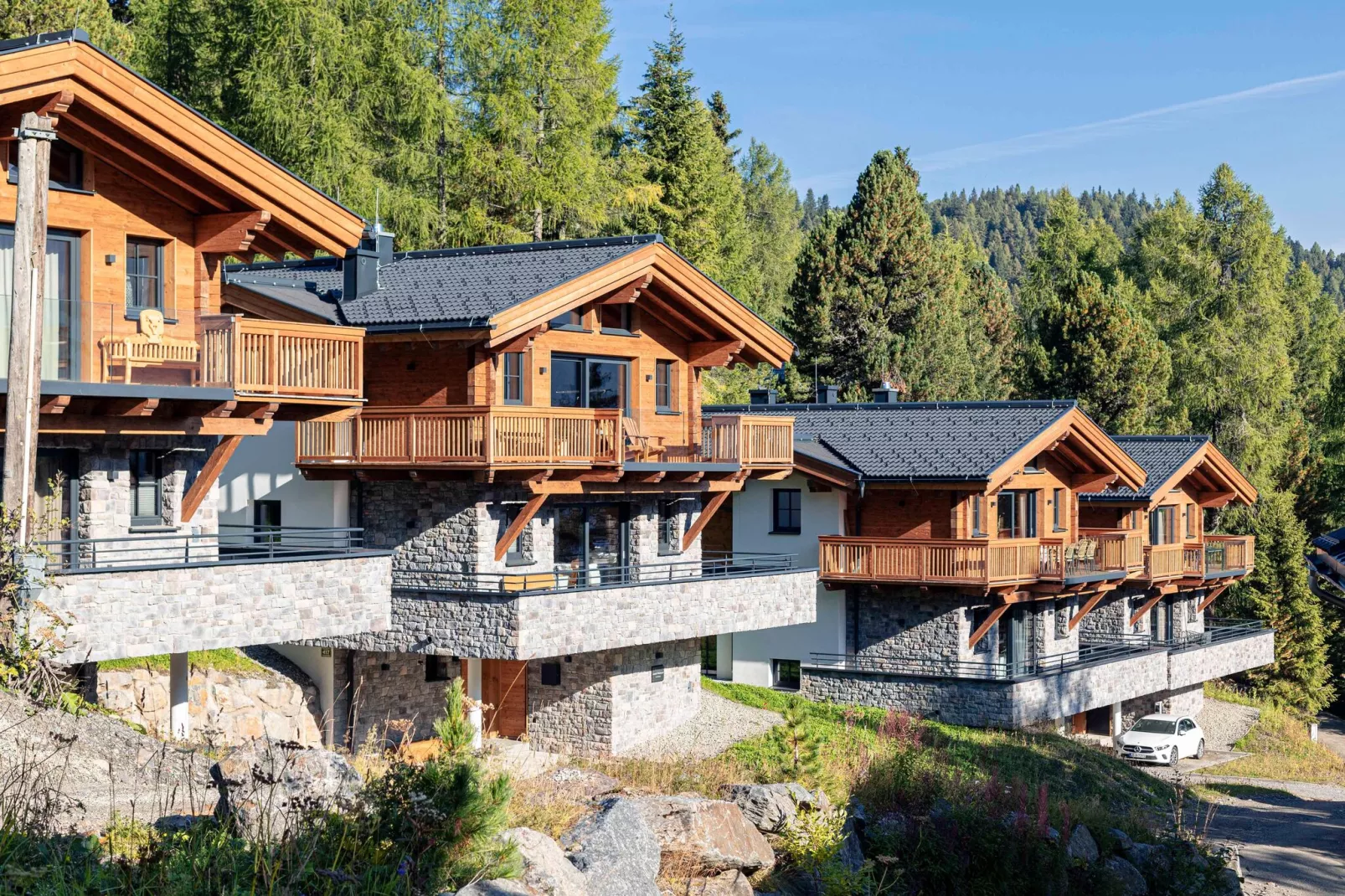 Turrach Lodges 2-Exterior summer
