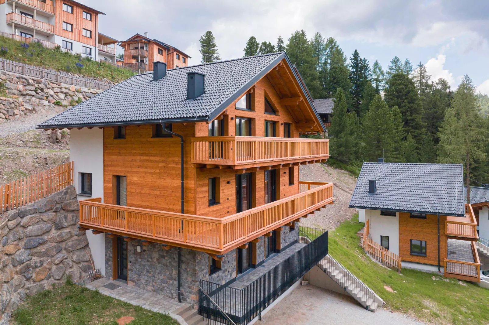 Turrach Lodges 4-Exterior summer